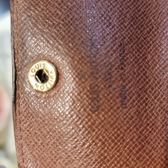 Authentic Louis Vuitton card wallet - Picture 6 of 9